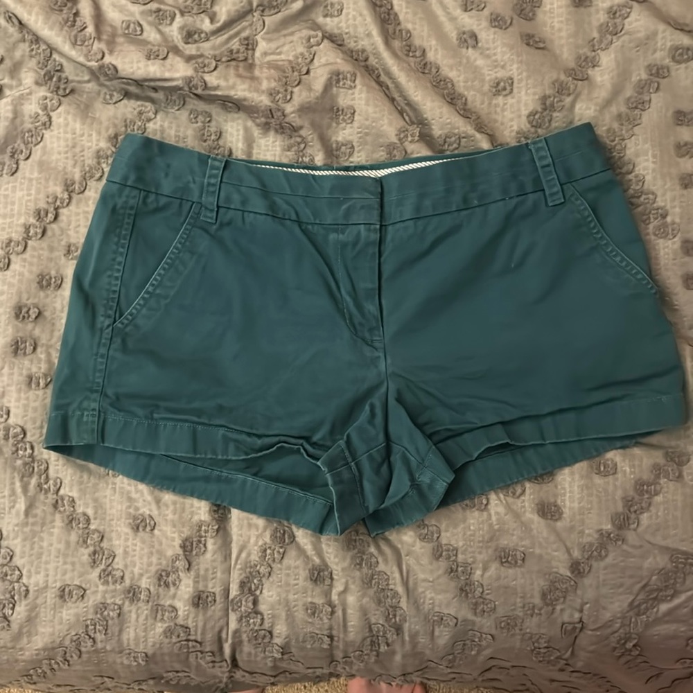✨3/$20 Bundle Sale✨ J Crew Chino Green Shorts Sz 12